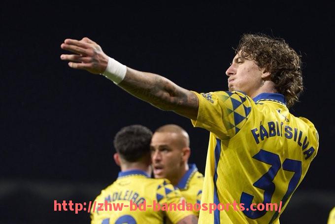 半岛体育-意甲球队身价榜最新排名及市场动态